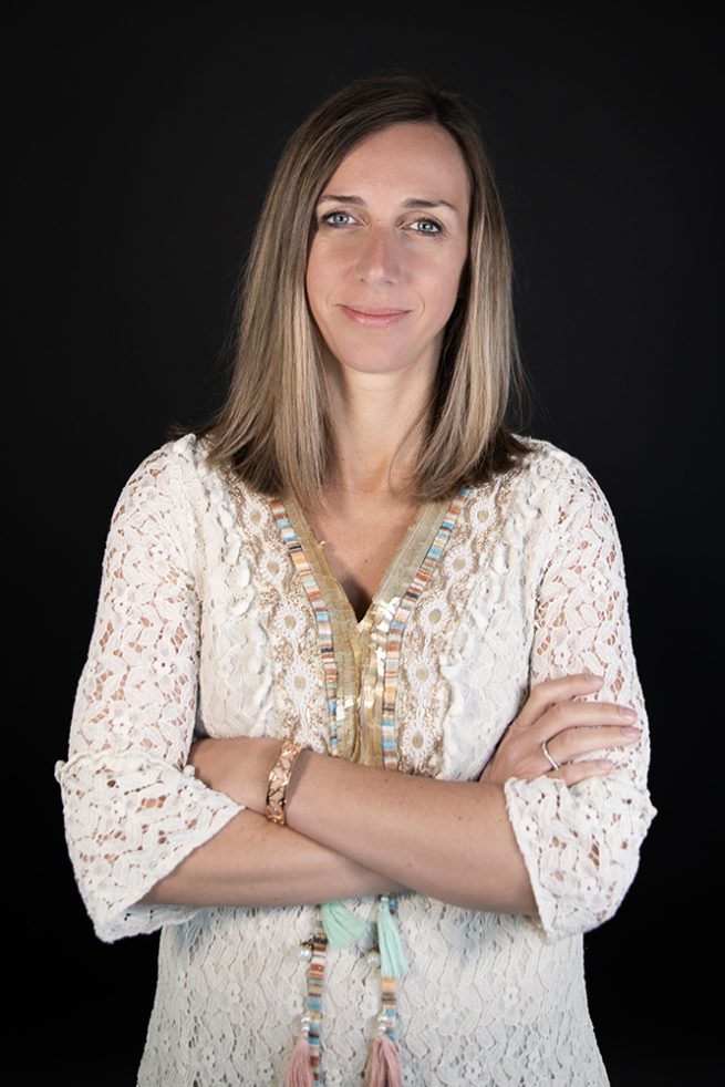 portrait photo de femme en studio à Grenoble