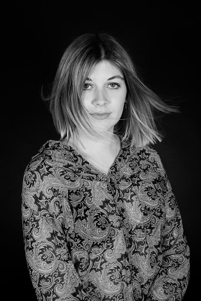 portrait photo de femme en studio à Grenoble