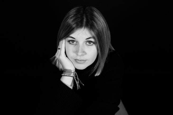 portrait photo de femme en studio à Grenoble